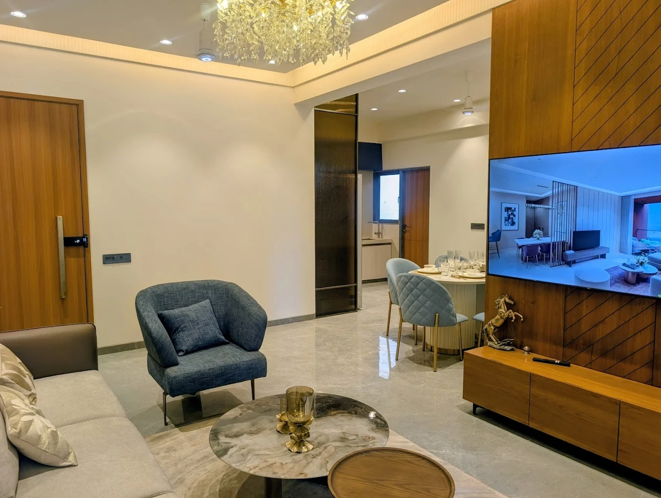 Tanaaz Luxurious 2 & 3 bhk apartments & shops