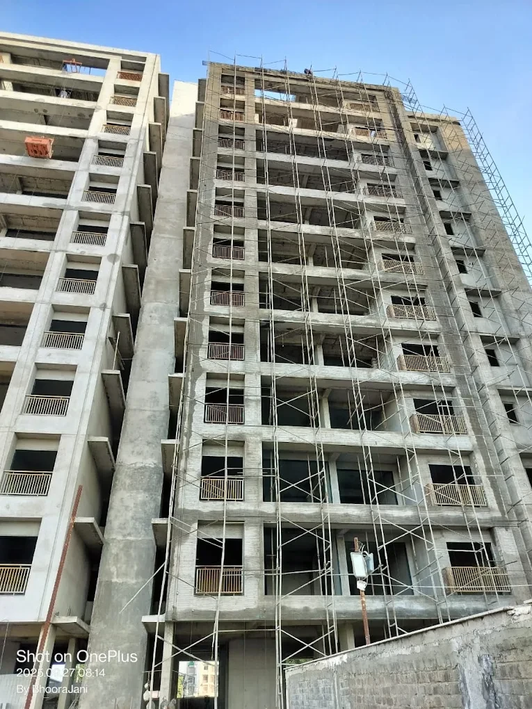 Tanaaz Luxurious 2 & 3 bhk apartments & shops